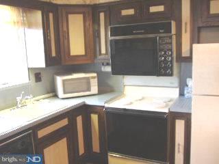 511 Springview Lane Springfield, PA 19064 - Photo 4 of 6 Gallery Image 4