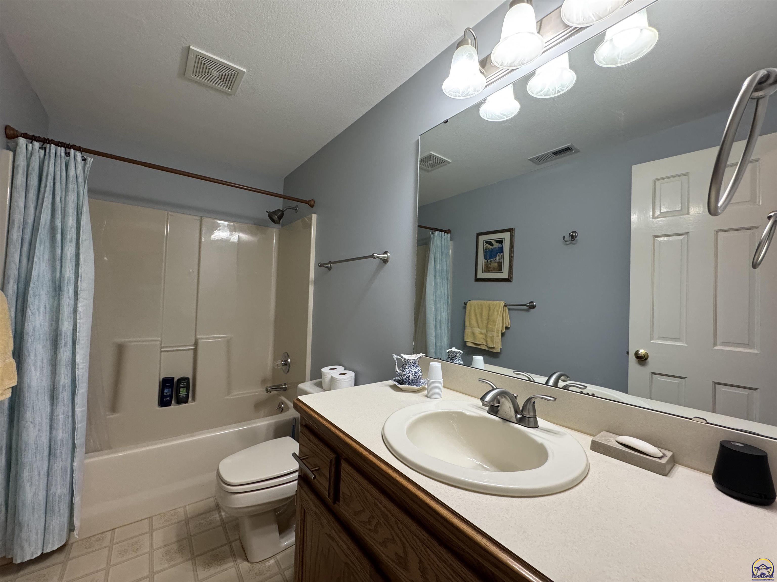 5445 Northwest Brickyard Road Topeka, KS 66618 - Photo 14 of 31