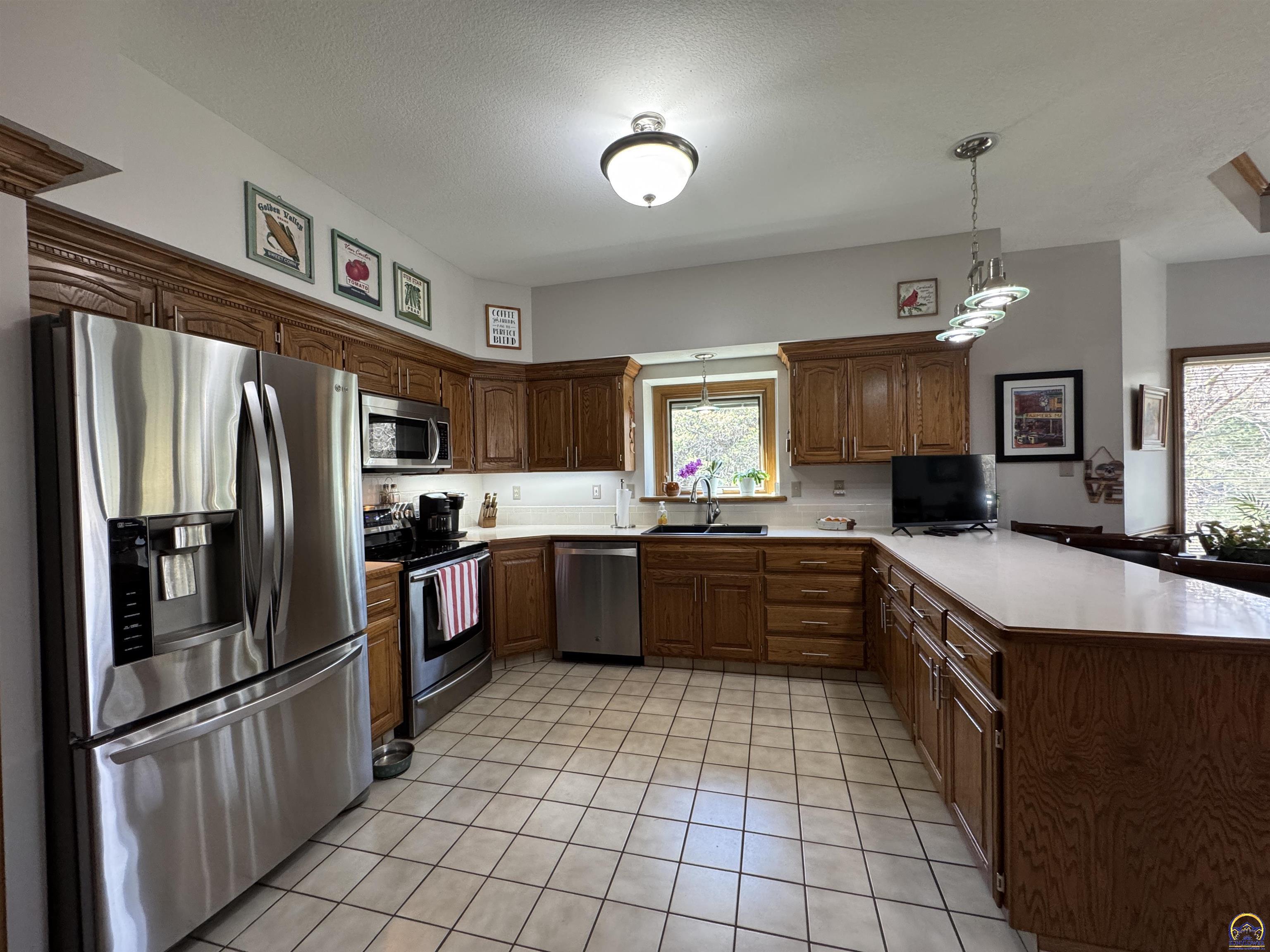 5445 Northwest Brickyard Road Topeka, KS 66618 - Photo 4 of 31