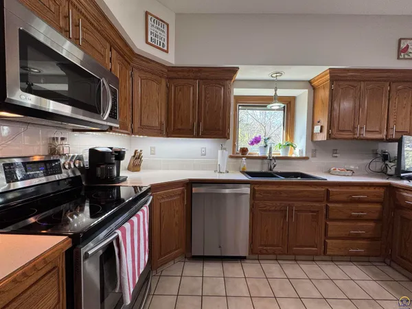 $524,950 | 5445 Northwest Brickyard Road, Topeka, KS 66618