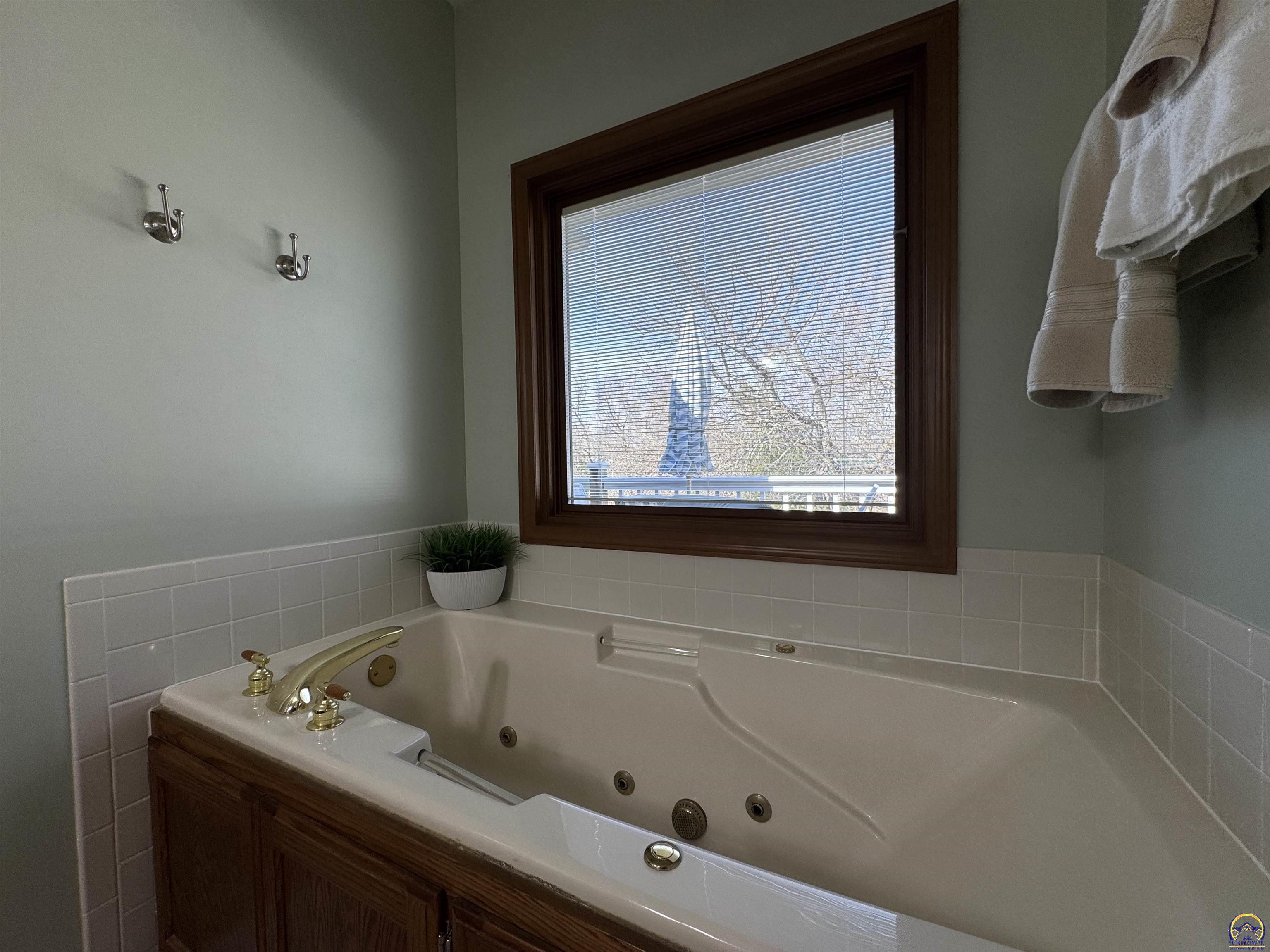 5445 Northwest Brickyard Road Topeka, KS 66618 - Photo 10 of 31