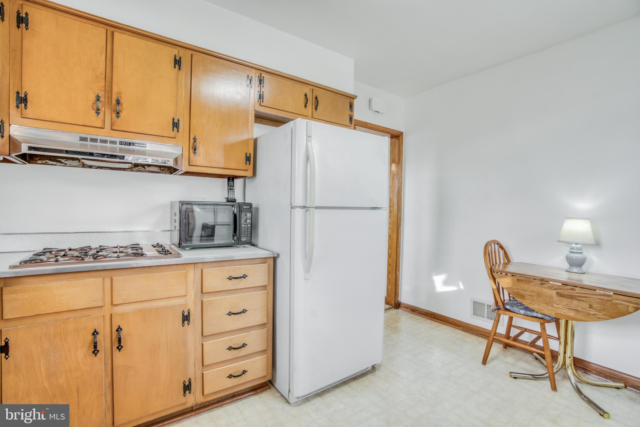 8803 Alnwick Road Baltimore, MD 21234 - Photo 9 of 28 Kitchen