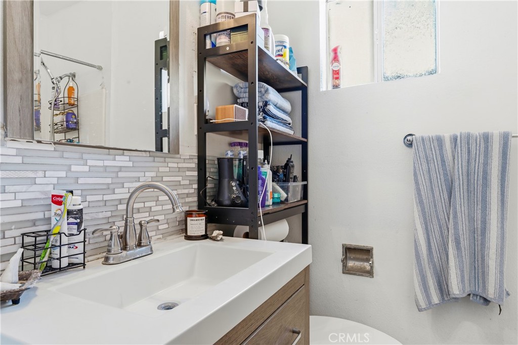 4825 Ruth Avenue Los Angeles, CA 90041 - Photo 14 of 27 Primary Bathroom