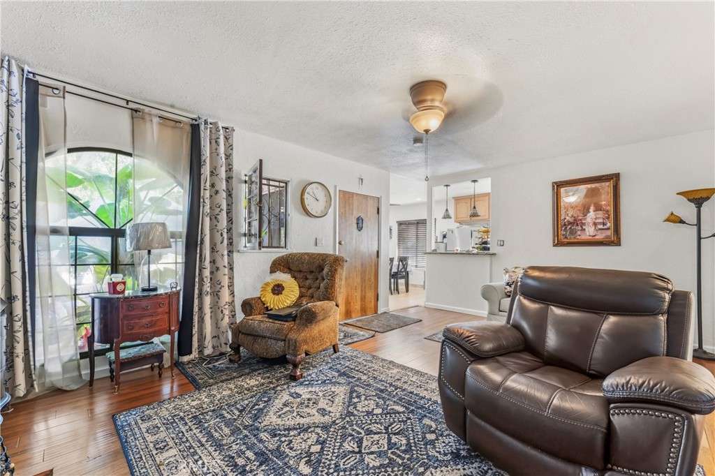4825 Ruth Avenue Los Angeles, CA 90041 - Photo 3 of 27 Living Room