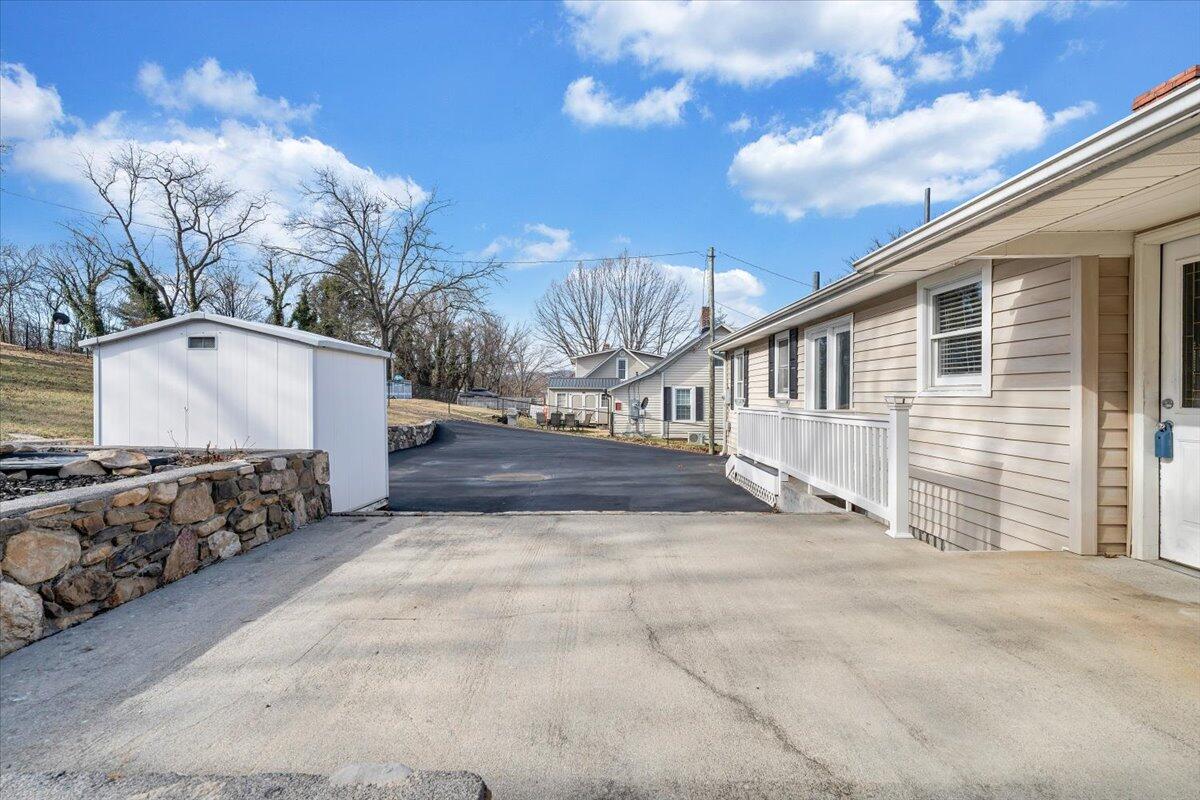 1902 Springfield Avenue Salem, VA 24153 - Photo 27 of 43