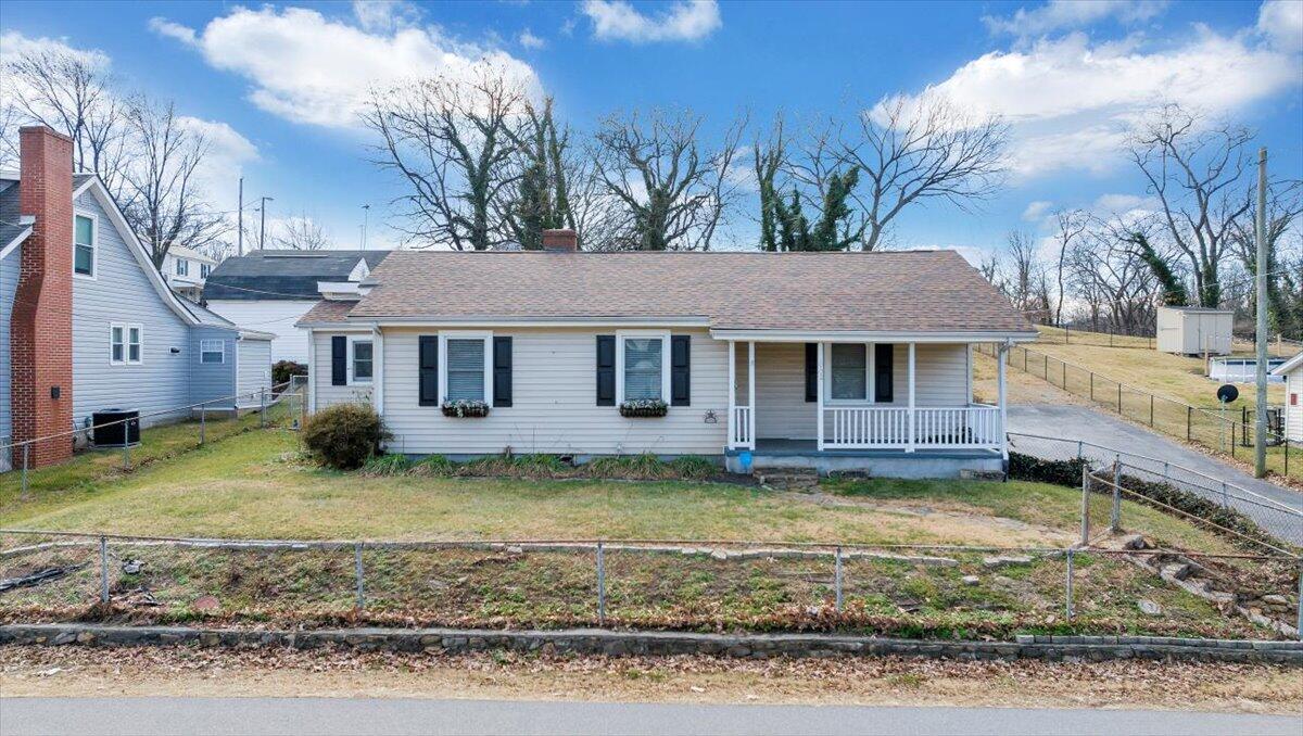 1902 Springfield Avenue Salem, VA 24153 - Photo 39 of 43 a view of a yard in front of a house