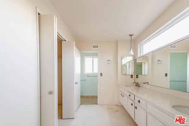 $1,499,000 | 6765 Edmonton Avenue, San Diego, CA 92122