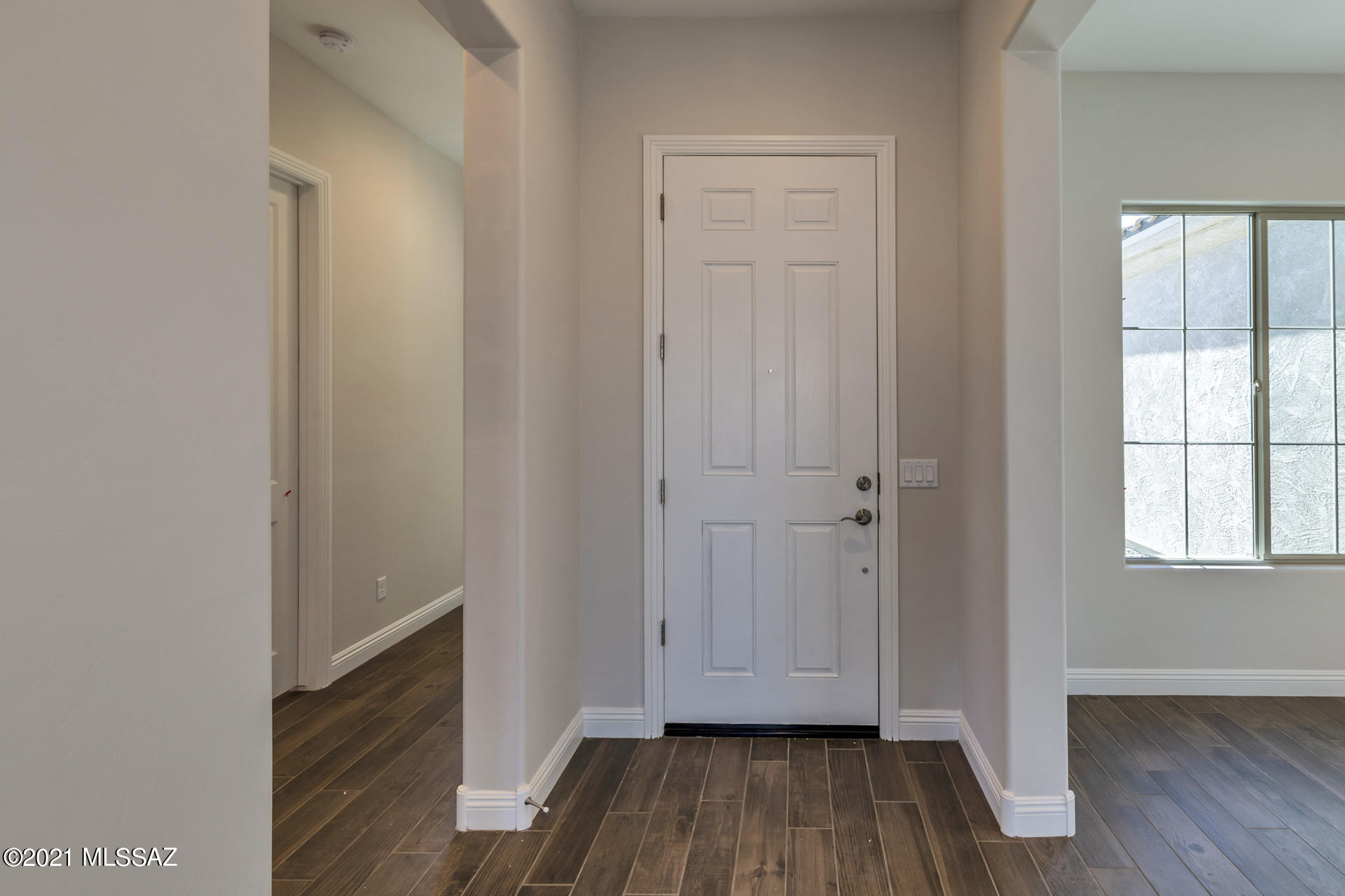 677 East Romsdalen Road East Tucson, AZ 85755 - Photo 3 of 44