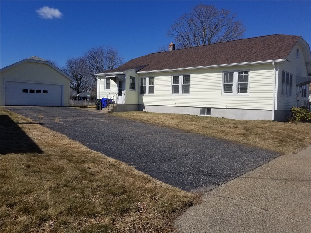 26 Blackburn Street Pawtucket, RI 02861 - Photo 2 of 34