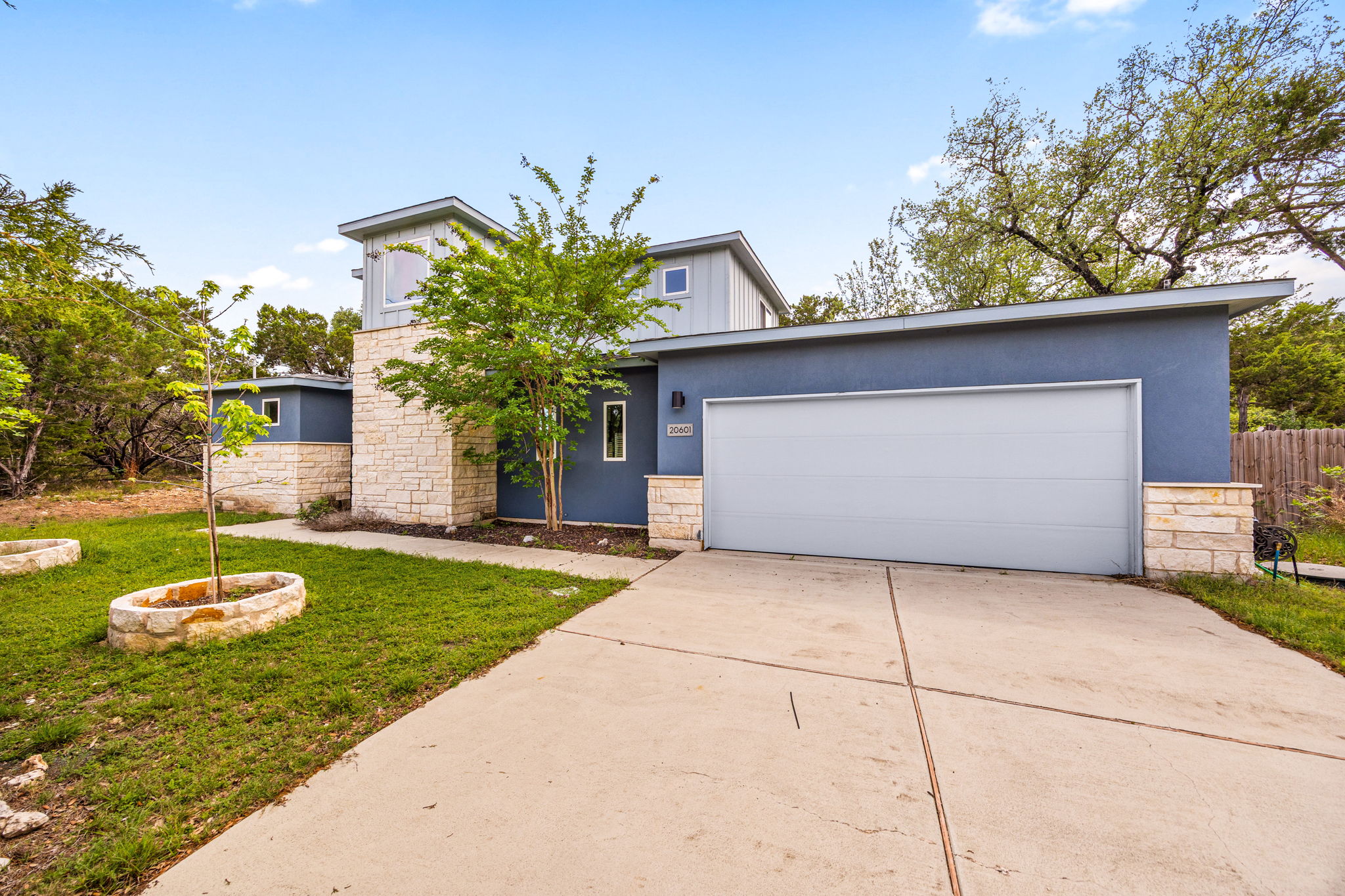 20601 Buckskin Ridge Lago Vista, TX 78645 - Photo 3 of 40