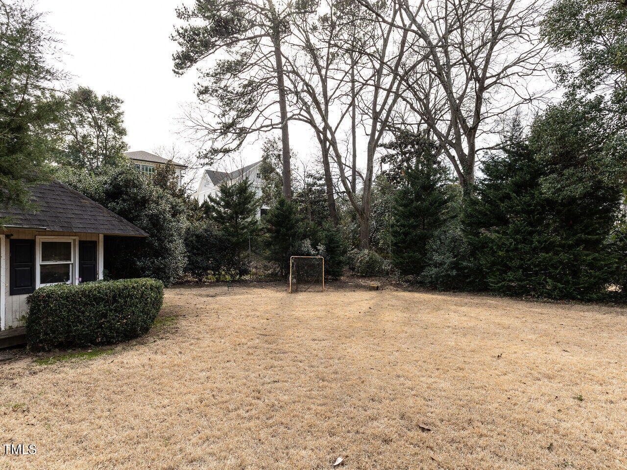 2607 Fairview Road Raleigh, NC 27608 - Photo 46 of 49 048-1280x960-backyard