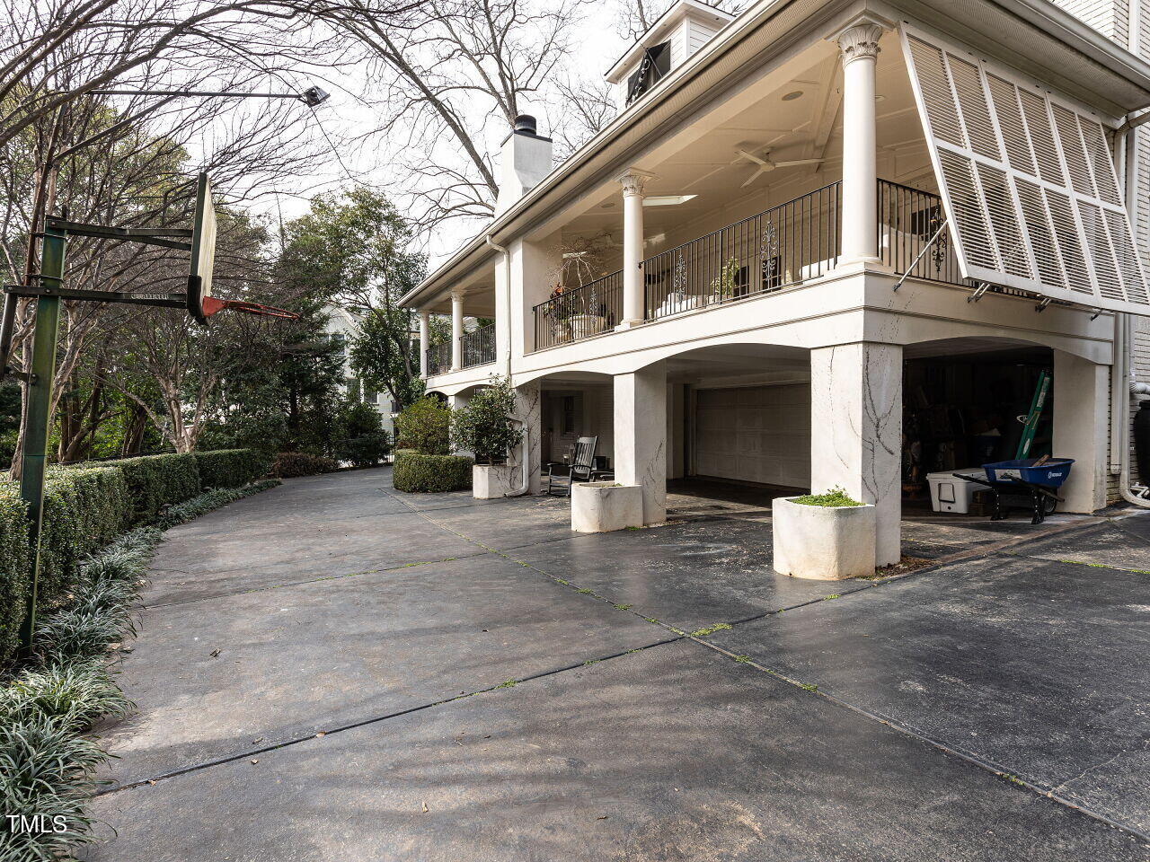 2607 Fairview Road Raleigh, NC 27608 - Photo 47 of 49 049-1280x960-parking