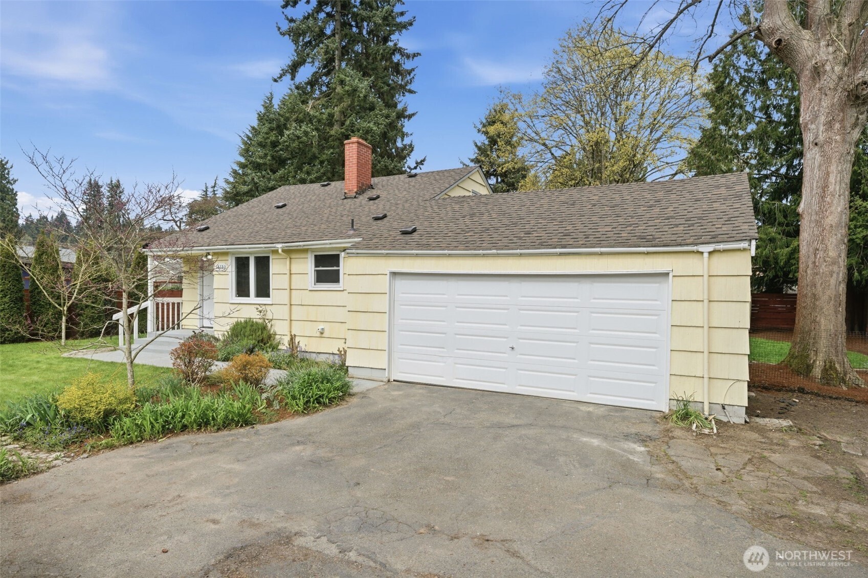13323 20th Avenue Northeast Seattle, WA 98125 - Photo 23 of 29
