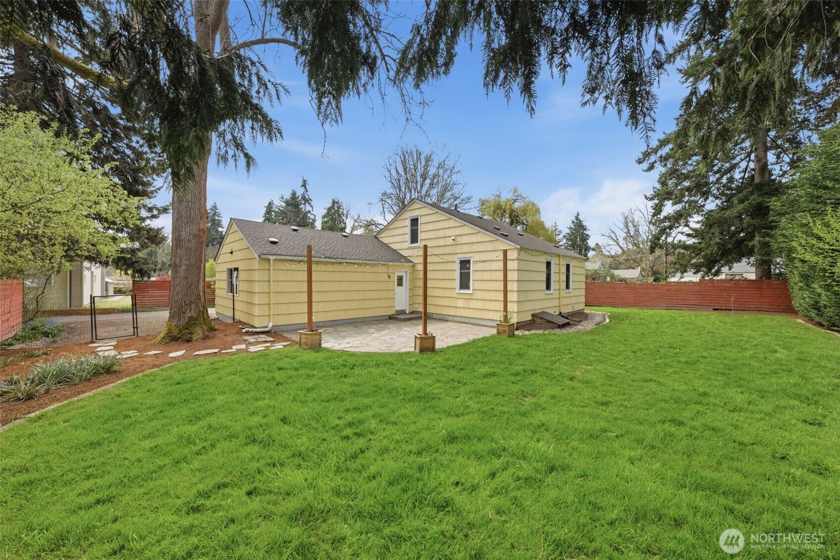 13323 20th Avenue Northeast Seattle, WA 98125 - Photo 26 of 29