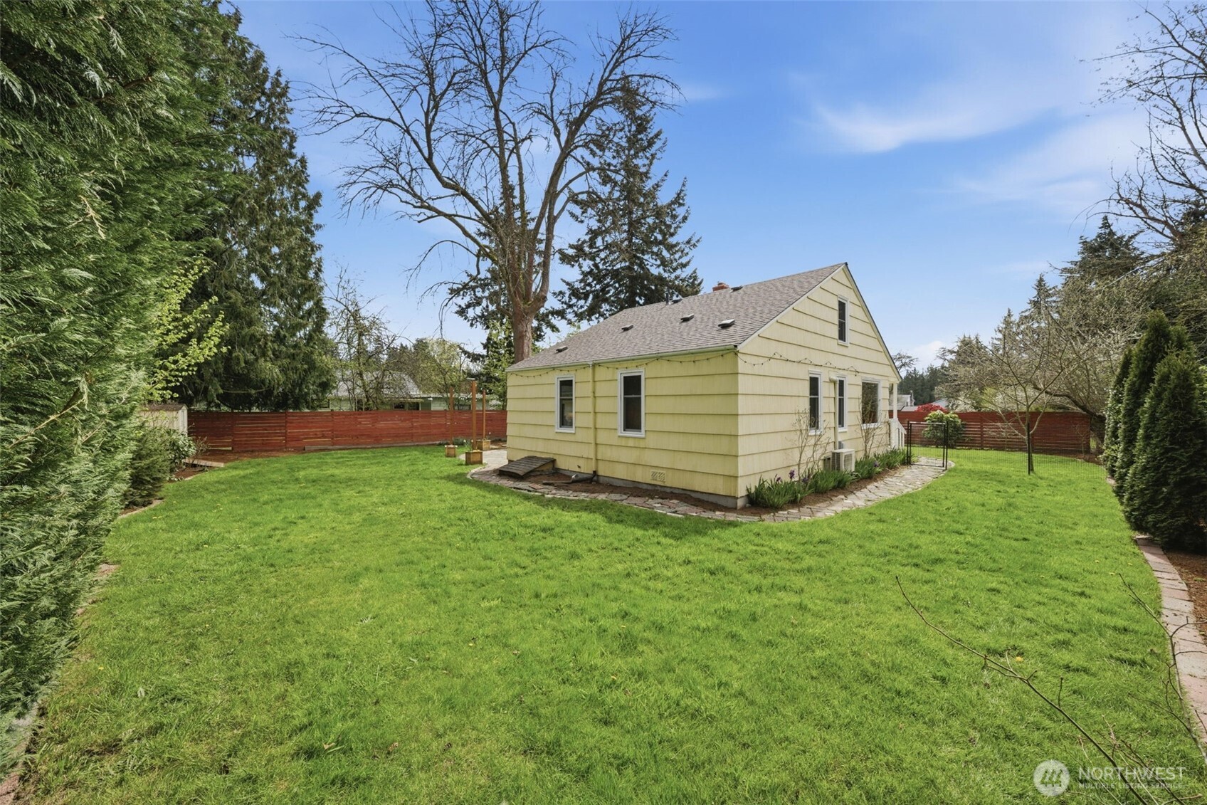 13323 20th Avenue Northeast Seattle, WA 98125 - Photo 28 of 29
