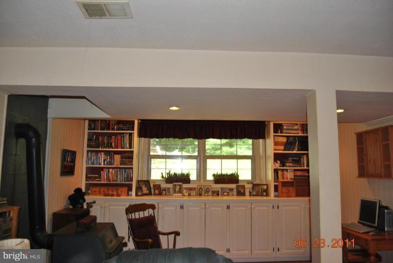 16327 Norman Road Culpeper, VA 22701 - Photo 11 of 19 Family Room #2