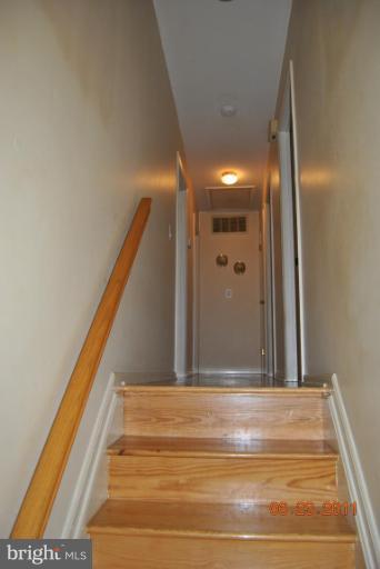 16327 Norman Road Culpeper, VA 22701 - Photo 9 of 19 Staircase