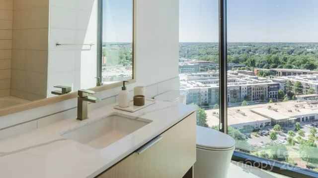 $6,500 | 2161 Hawkins Street, Unit 2PP, Charlotte, NC 28203