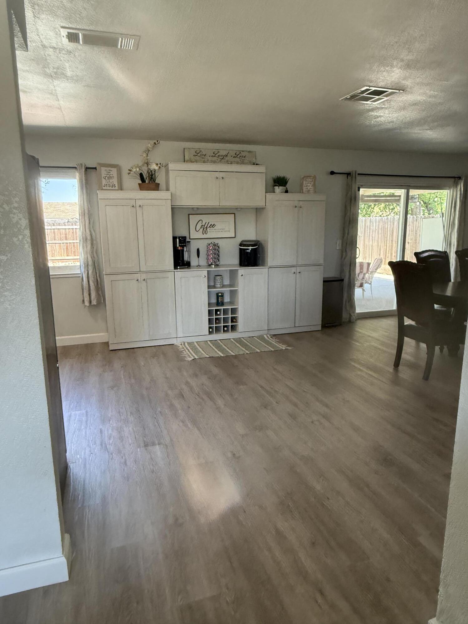 1074 Raymond Road Hanford, CA 93230 - Photo 6 of 33 IMG_8021