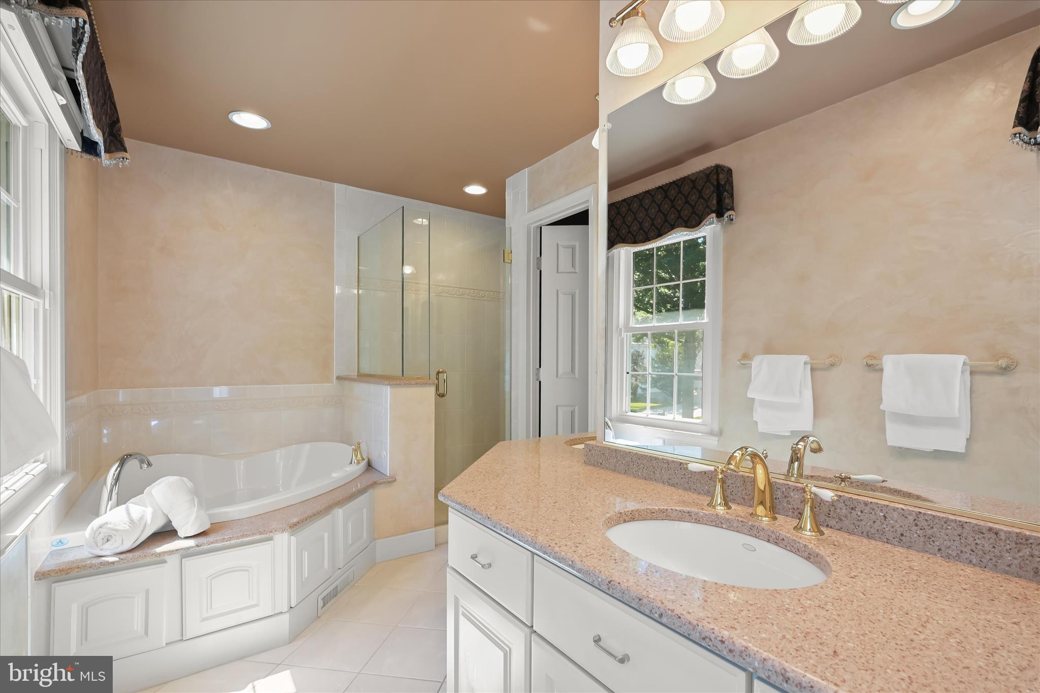 345 Derbyshire Lane Riva, MD 21140 - Photo 23 of 42 Primary bath