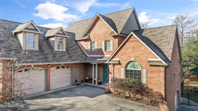 $699,900 | 110 Brentwood Place, Lenoir City, TN 37772