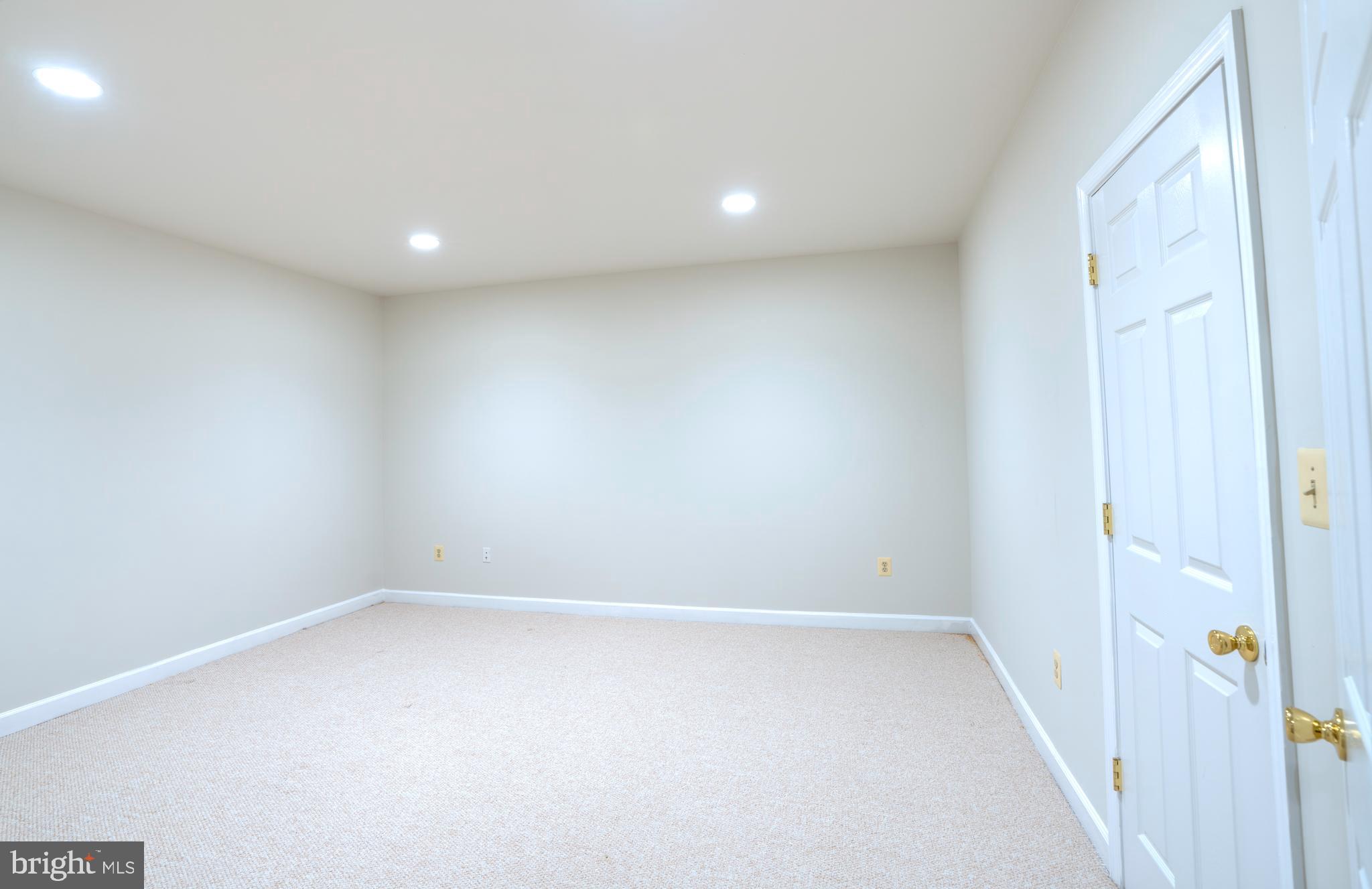 4300 Pinetree Road Rockville, MD 20853 - Photo 46 of 50 Gallery Image 46