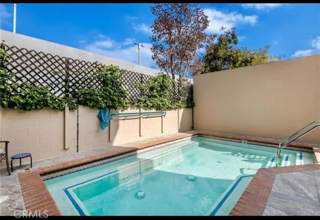 $795,950 | 5242 Vesper Avenue, Unit 7, Sherman Oaks, CA 91411