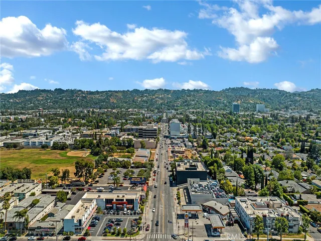 $795,950 | 5242 Vesper Avenue, Unit 7, Sherman Oaks, CA 91411