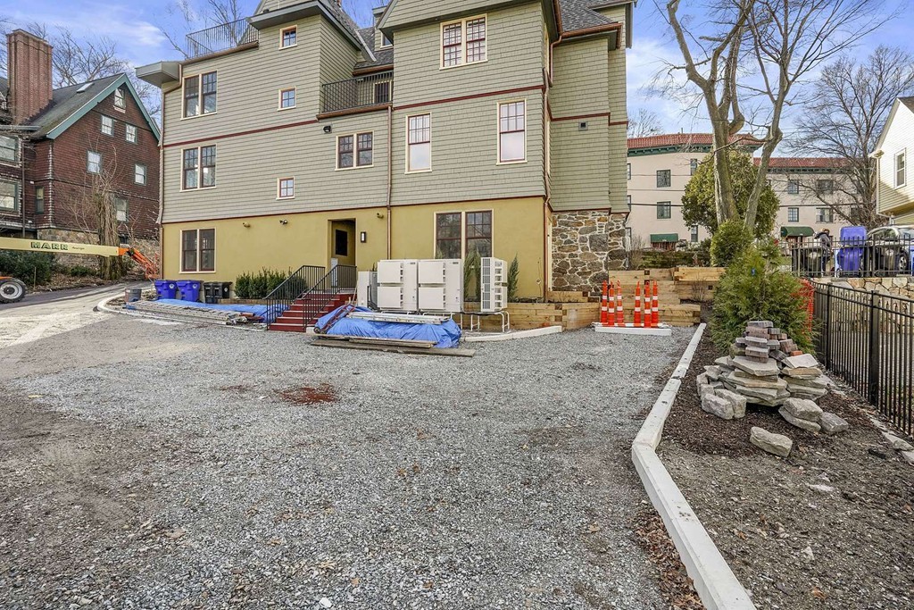 165 Winthrop Road, Unit D Brookline, MA 02445 - Photo 40 of 40