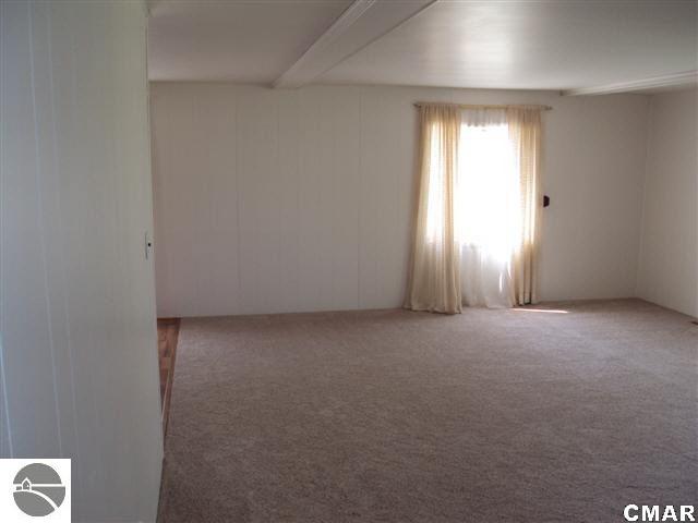 5957 South Mission Road Mount Pleasant, MI 48858 - Photo 5 of 14 1771910-4.JPG