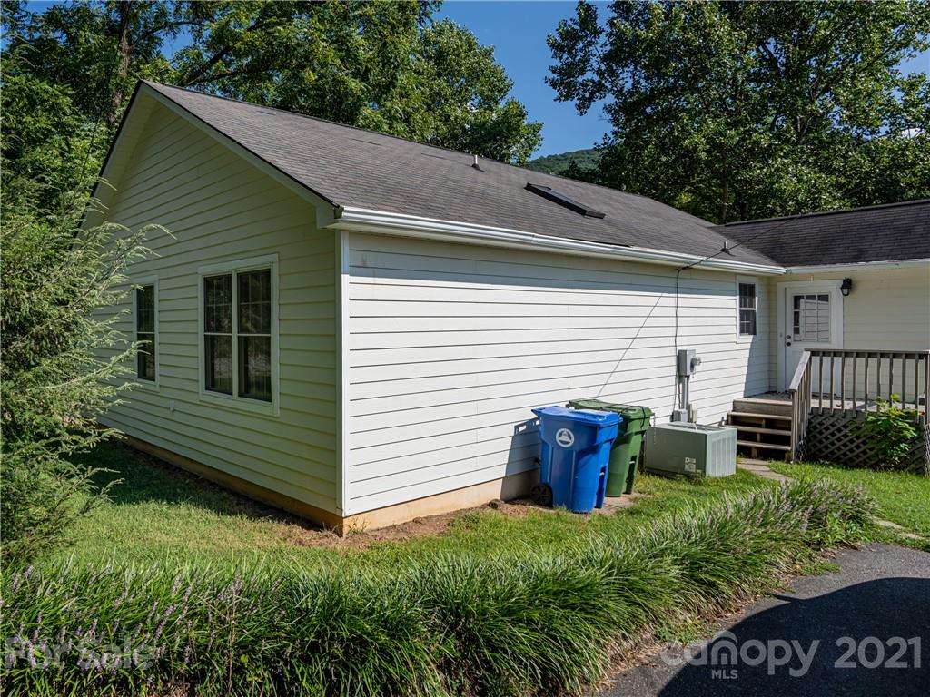 3 Gash Farm Road, Unit 1 Asheville, NC 28805 - Photo 4 of 44 Gallery Image 4