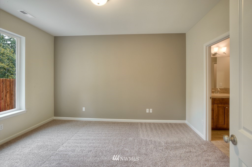 6331 Southeast 5th Place, Unit 12 Renton, WA 98059 - Photo 15 of 26