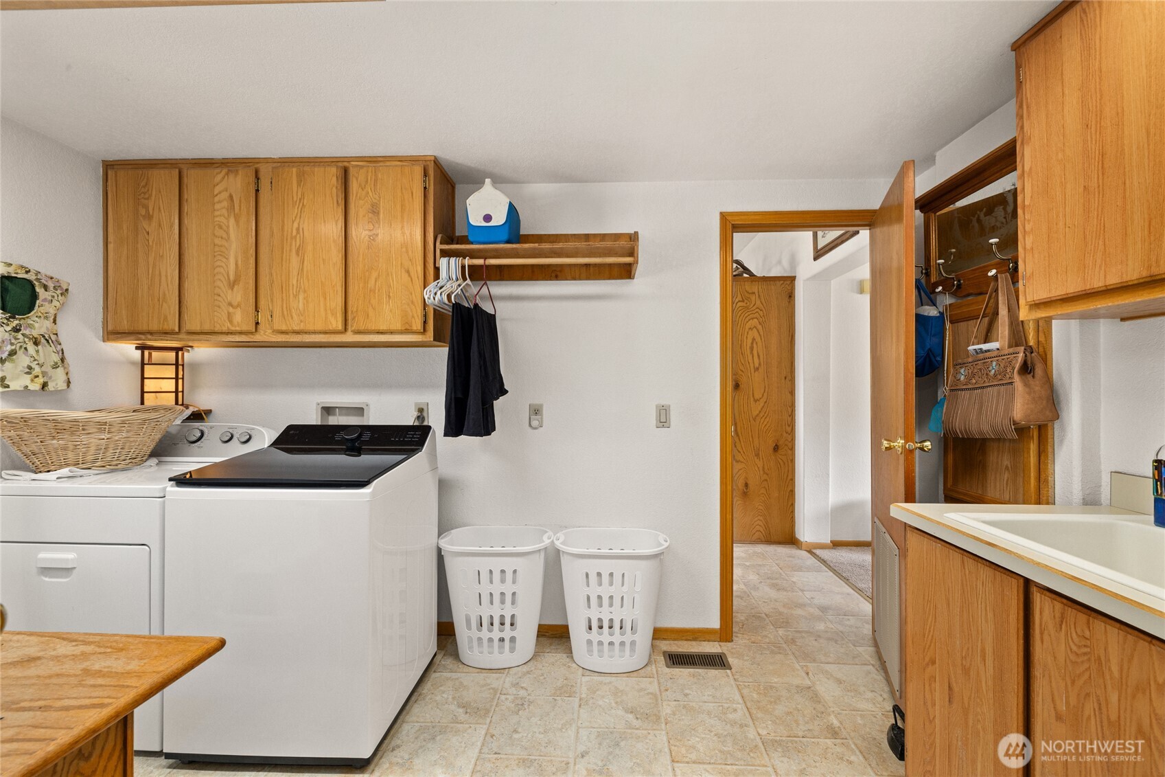 6160 Upper Peoh Point Road Cle Elum, WA 98922 - Photo 10 of 30