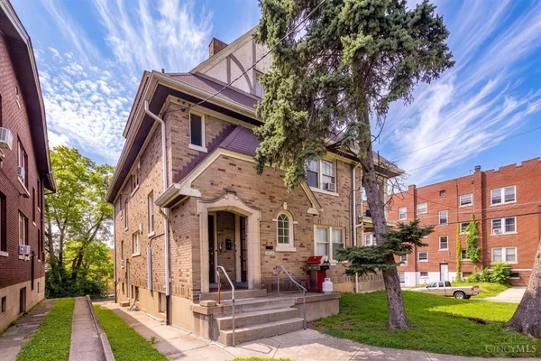 $585,000 | 2733 Stratford Avenue, Cincinnati, OH 45220