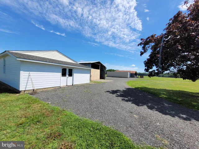 $599,000 | 716 Belmont Creek Road, Lancaster, VA 22503