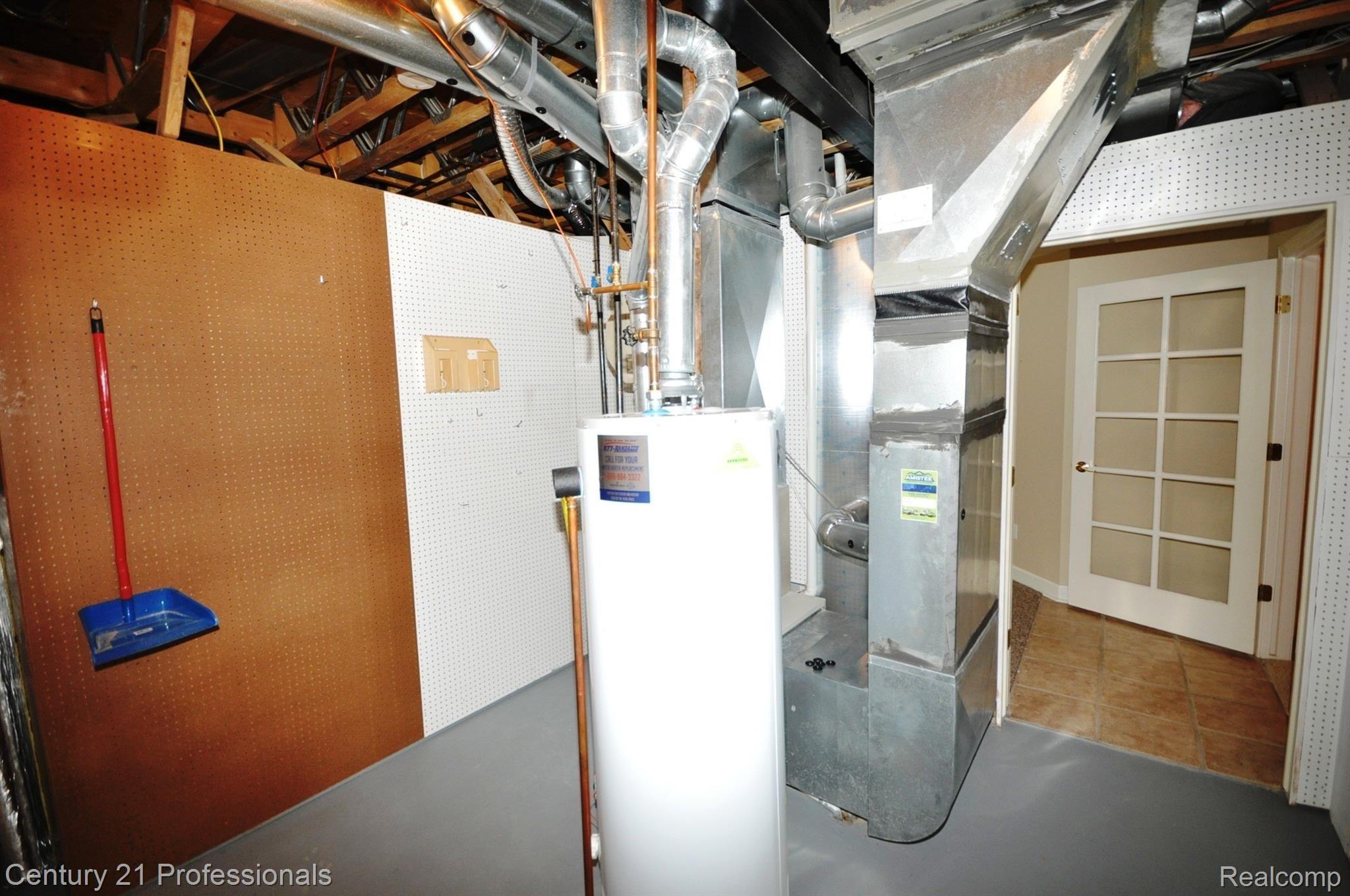 3725 Tremonte Circle Rochester, MI 48306 - Photo 41 of 50 41DSC_1068.JPG