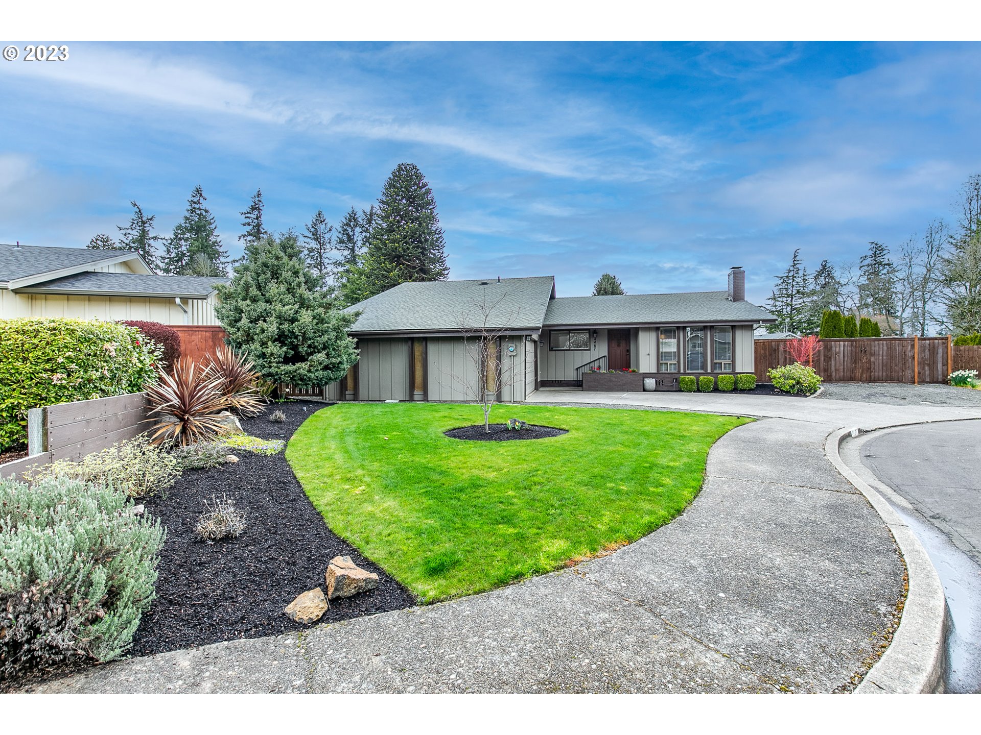 4467 Hyacinth Street Eugene, OR 97404 - Photo 3 of 48