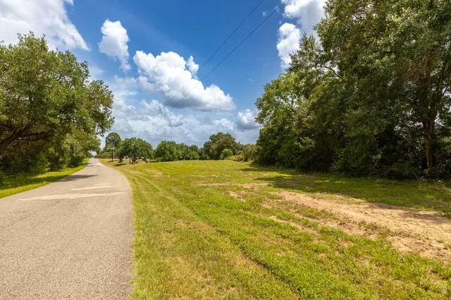 $649,900 | 1195 Track Road, New Ulm, TX 78950
