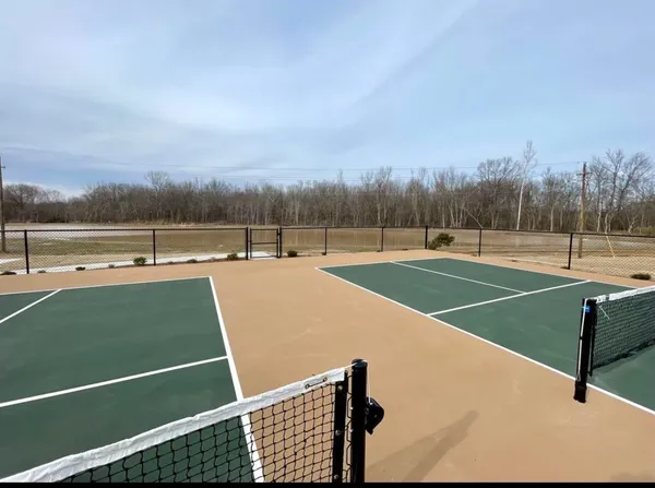 $339,990 | 30 Burr Oak Cove, Oakland, TN 38060