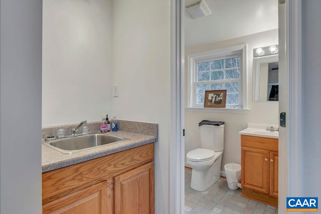 2532 Lake Albemarle Road Charlottesville, VA 22901 - Photo 43 of 48 Gallery Image 43