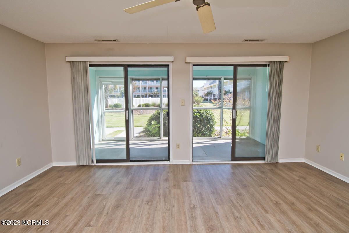 9201 Coast Guard Road, Unit G110 Emerald Isle, NC 28594 - Photo 6 of 33 Livingroom