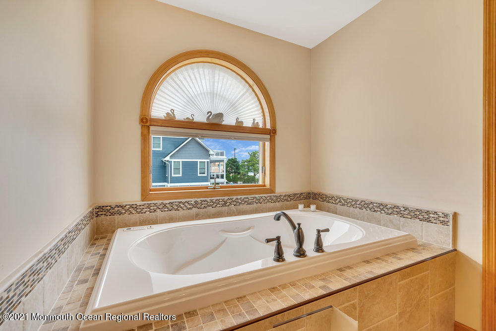37 Channel Road Toms River, NJ 08753 - Photo 36 of 57 Master Bath