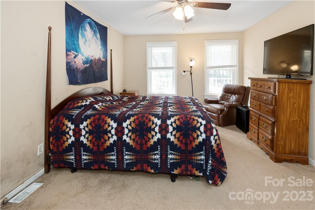 8415 Barncliff Road Charlotte, NC 28227 - Photo 17 of 20 Gallery Image 17