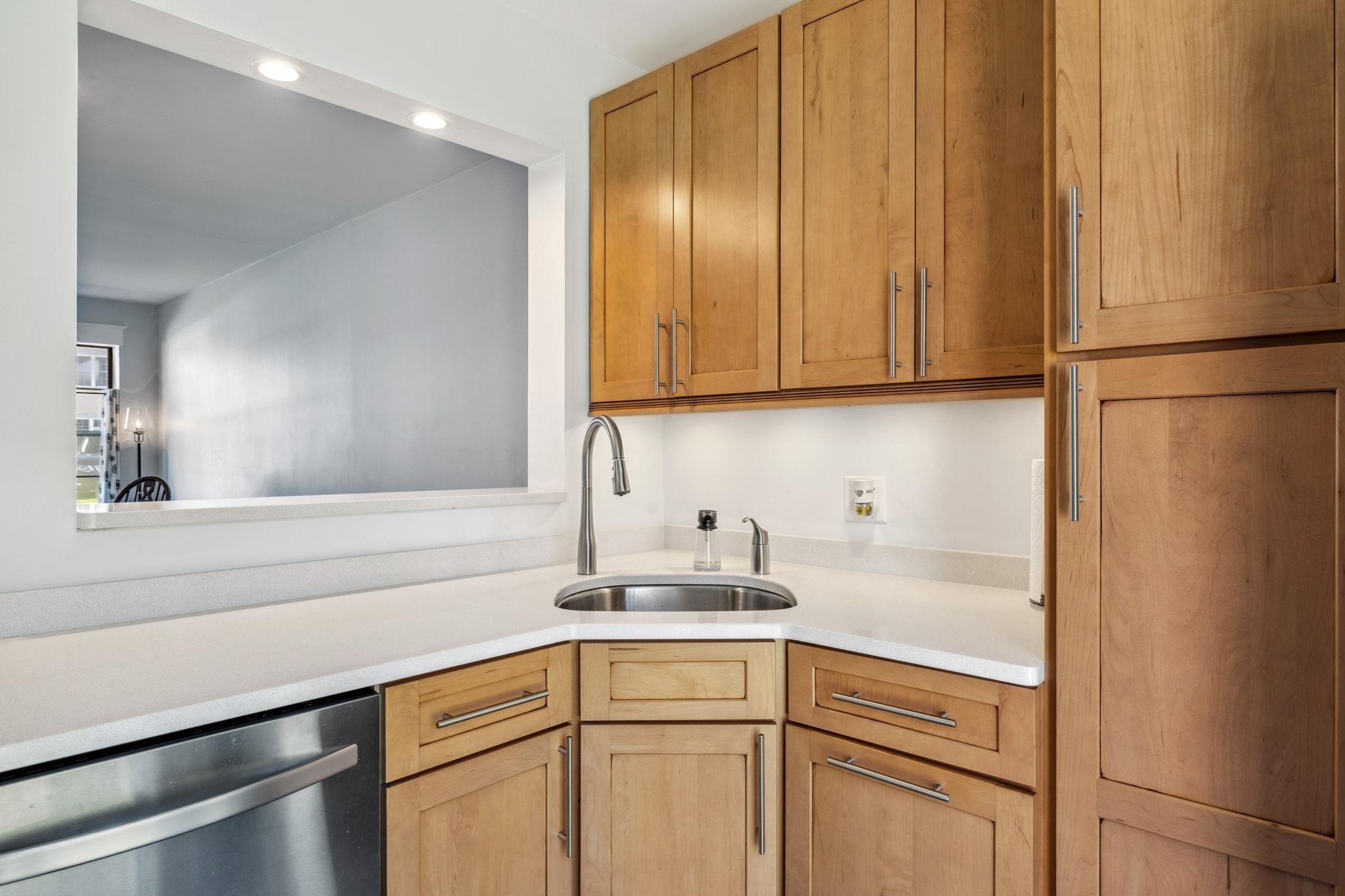 132 Middlesex Road, Unit 132 Merrimack, NH 03054 - Photo 3 of 34