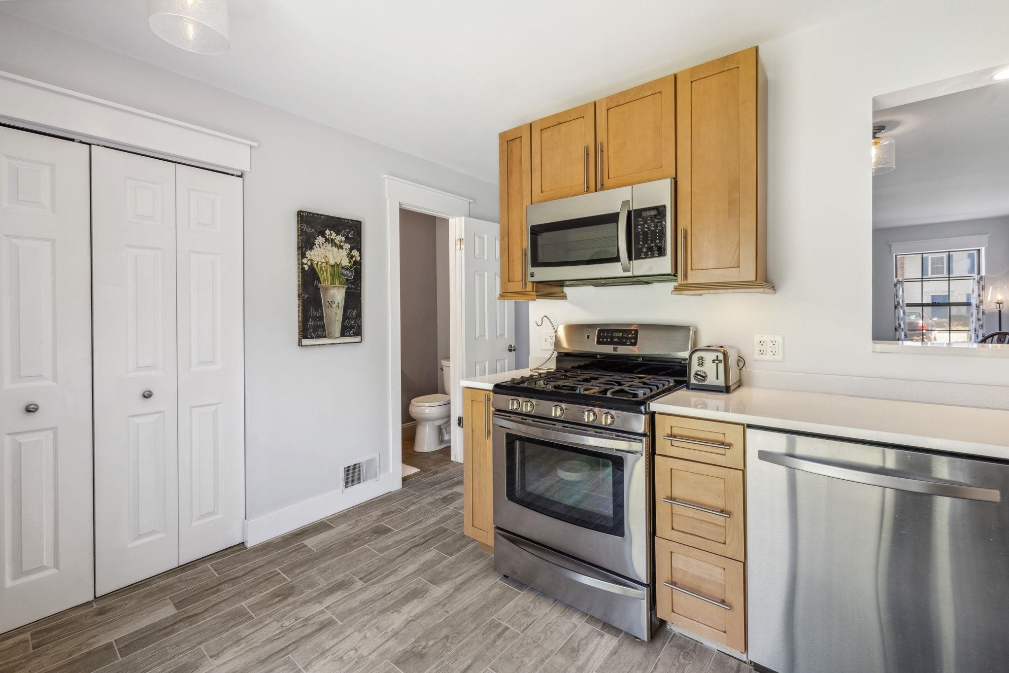 132 Middlesex Road, Unit 132 Merrimack, NH 03054 - Photo 4 of 34