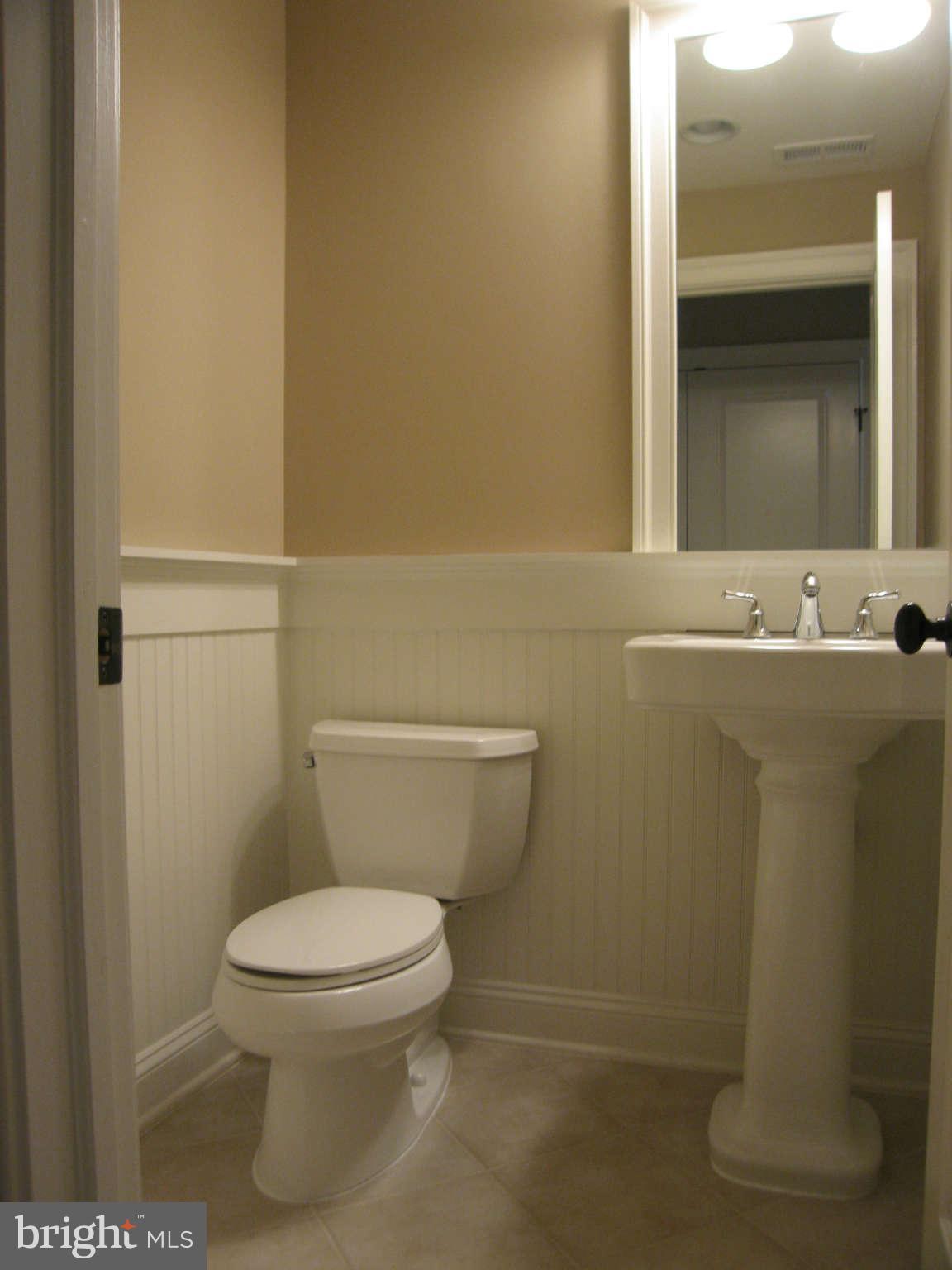 8811 Courts Way, Unit 25 Silver Spring, MD 20910 - Photo 7 of 17 Bath
