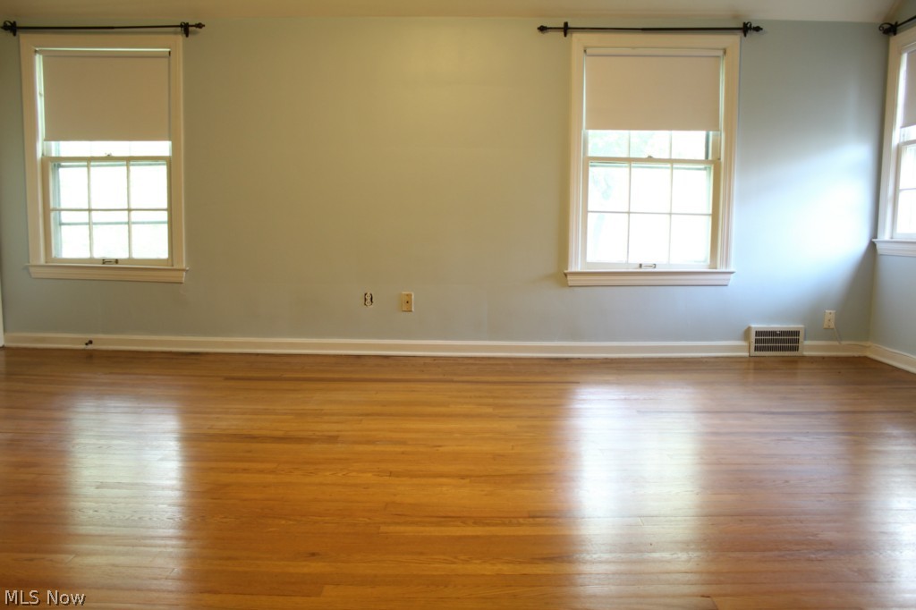 3359 Hollister Road Cleveland, OH 44118 - Photo 10 of 15