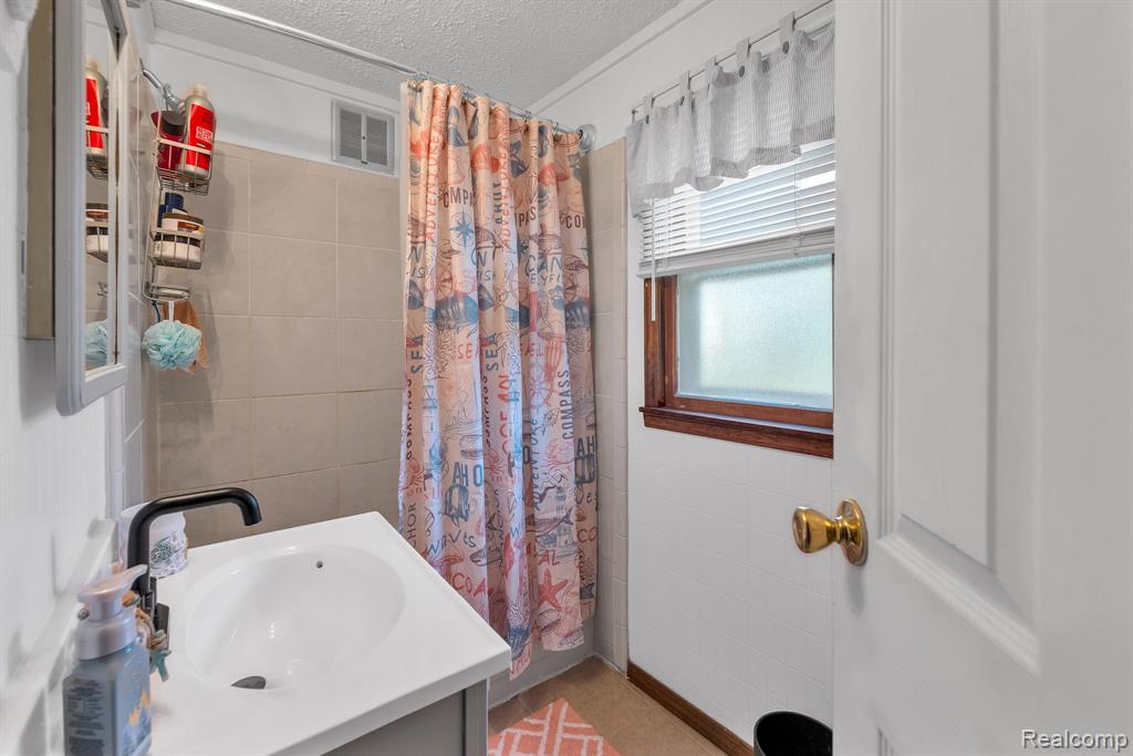11063 Jackson Street Taylor, MI 48180 - Photo 13 of 21