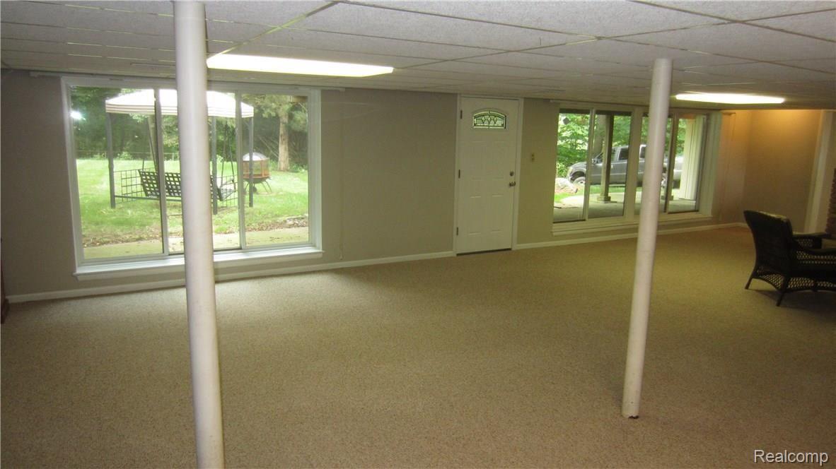 36050 Paddleford Road Farmington, MI 48331 - Photo 23 of 40 IMG_4885.JPG