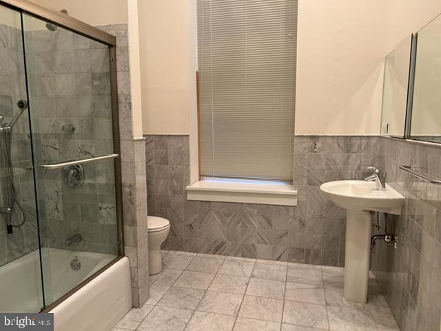 1615 Walnut Street, Unit 2 Philadelphia, PA 19102 - Photo 11 of 18 Bath Room